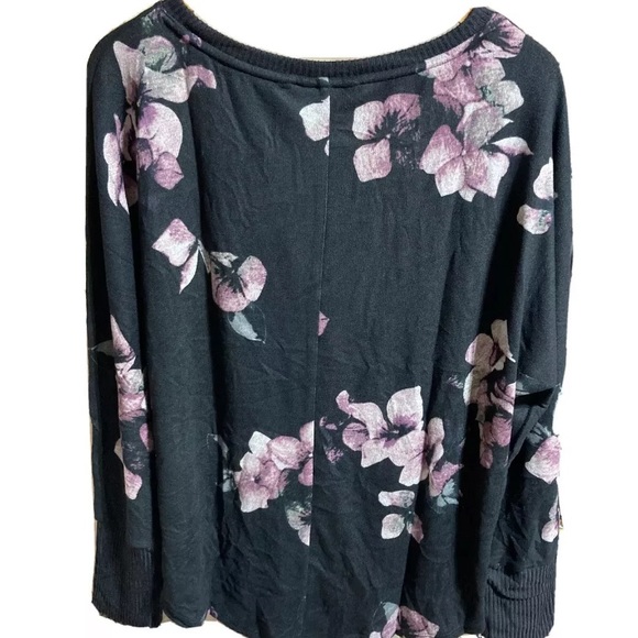 Women’s Medium Long Sleeve Dress Shirts, Beautiful Floral Designer Shirts - Picture 5 of 7